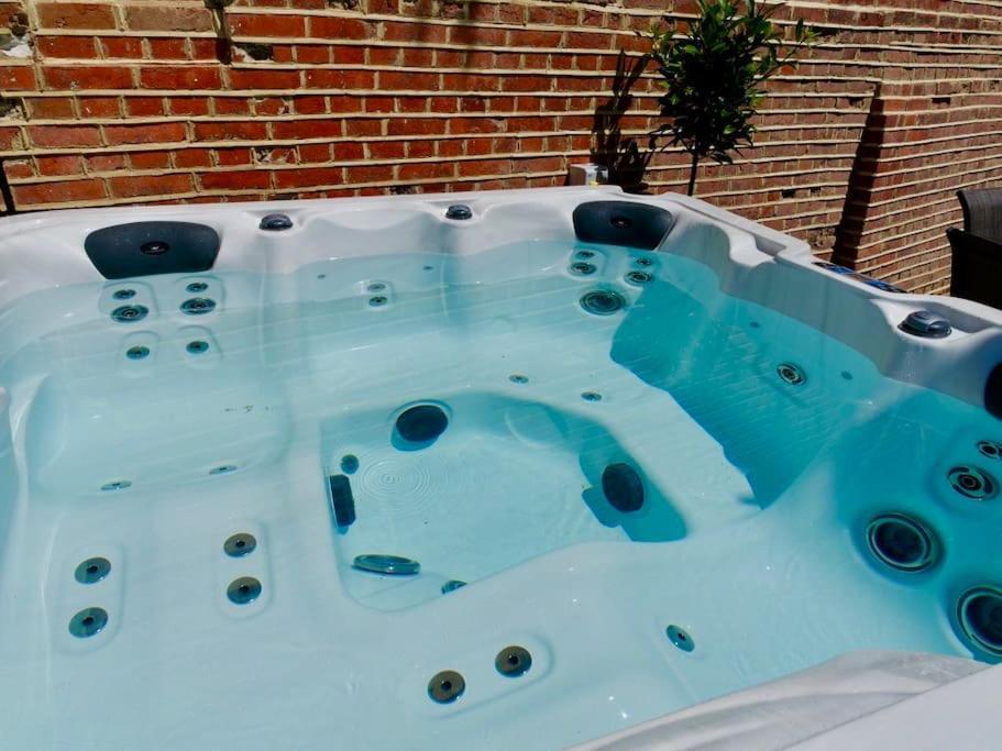 Huge Luxury 8 Bed Manor House Hot Tub Pool Table Villa Saffron Walden Buitenkant foto